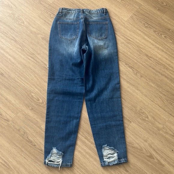 NWOT Riot Distressed High Rise Mom Jean - Picture 6 of 8